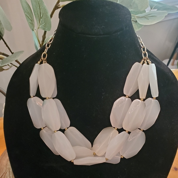 N/A Jewelry - Chunky Ice Statement Necklace